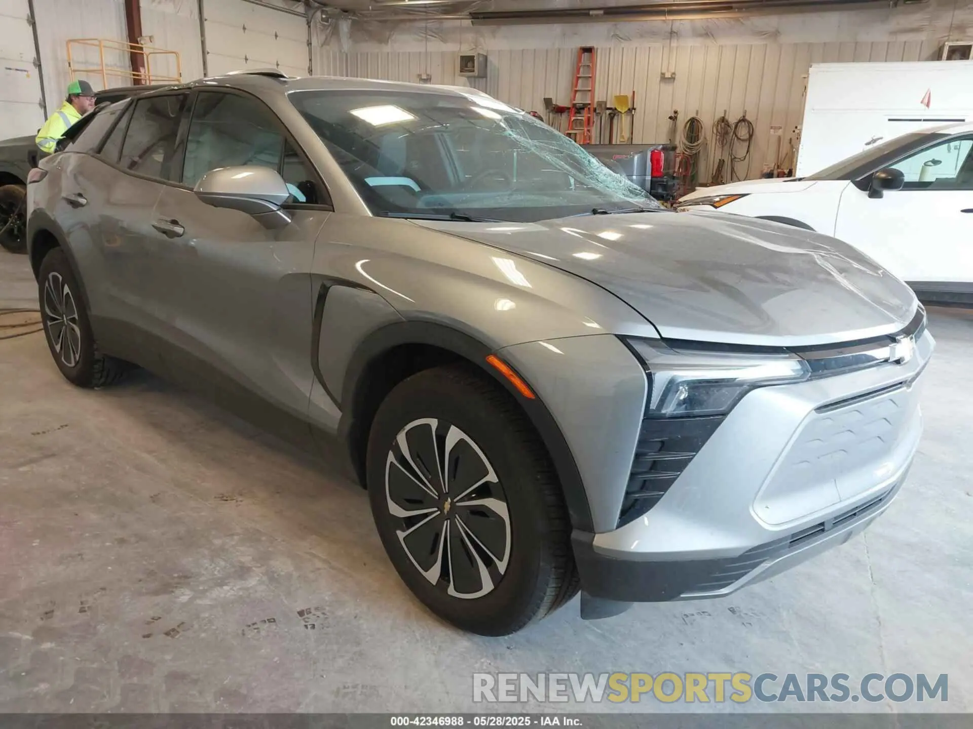 1 Photograph of a damaged car 3GNKDBRJ6RS278046 CHEVROLET BLAZER EV 2024