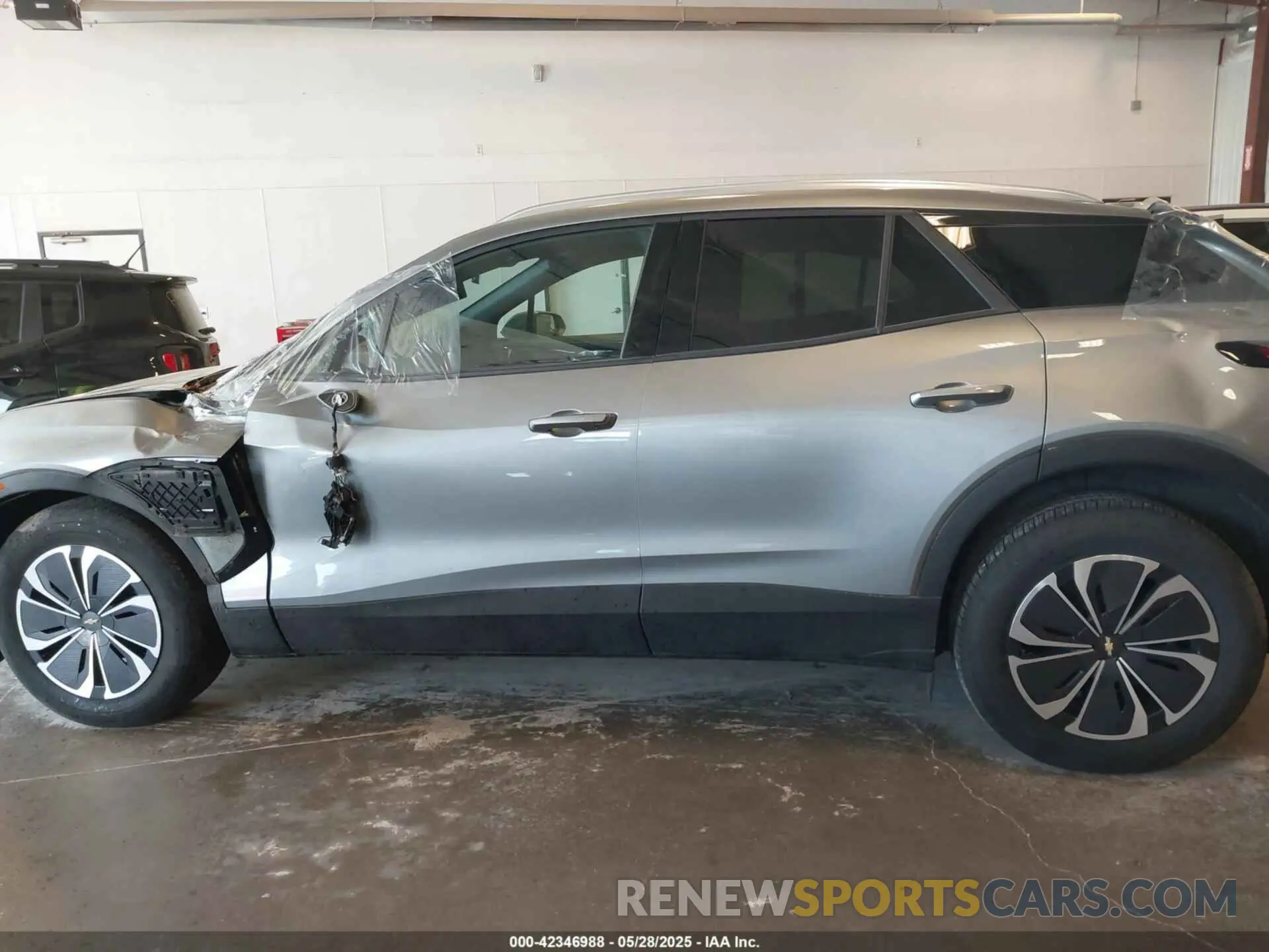 14 Photograph of a damaged car 3GNKDBRJ6RS278046 CHEVROLET BLAZER EV 2024