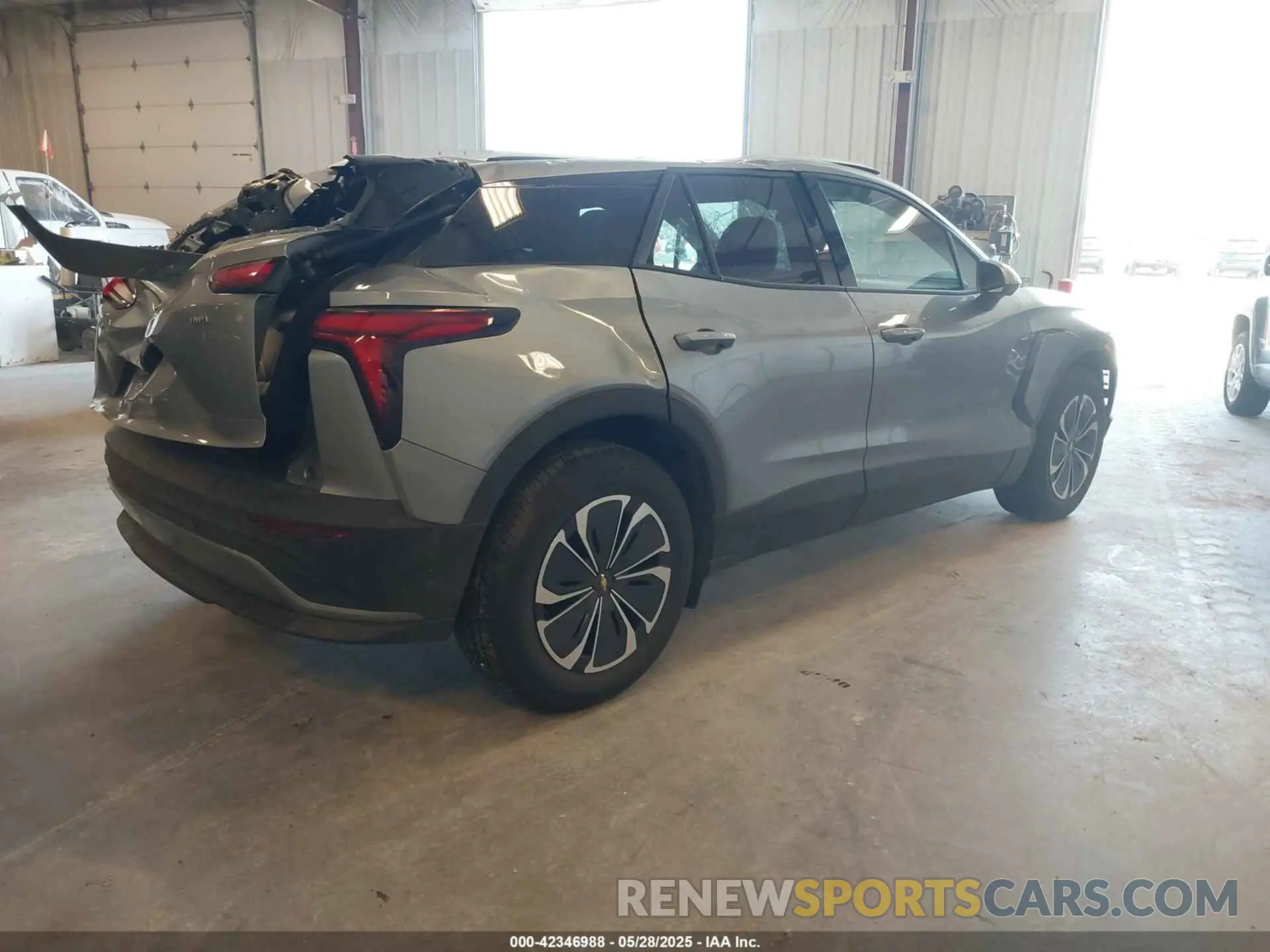 4 Photograph of a damaged car 3GNKDBRJ6RS278046 CHEVROLET BLAZER EV 2024