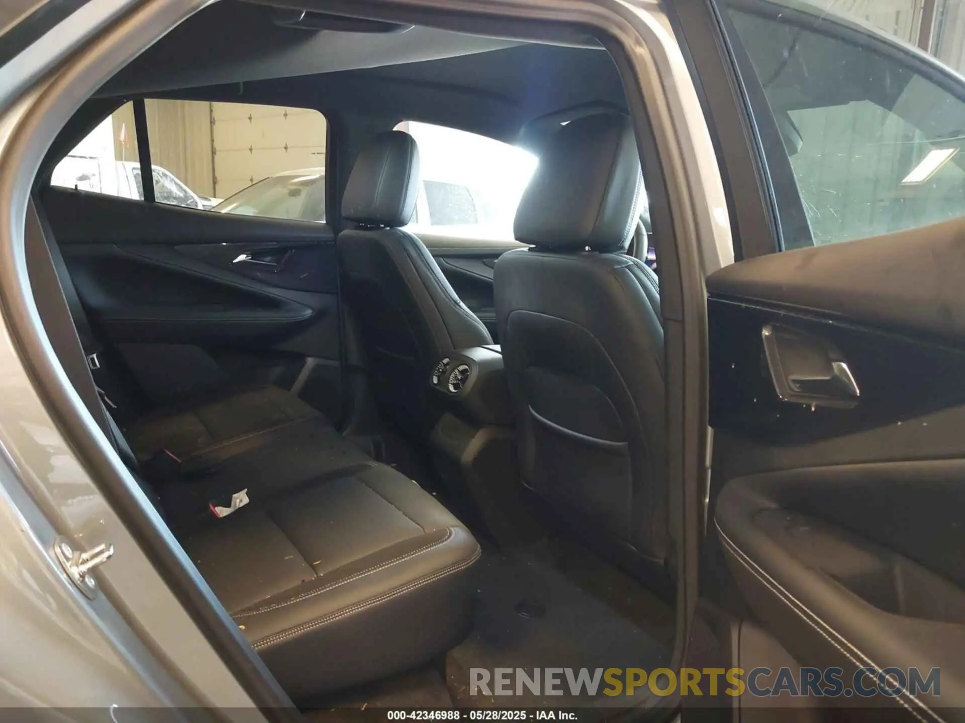 8 Photograph of a damaged car 3GNKDBRJ6RS278046 CHEVROLET BLAZER EV 2024