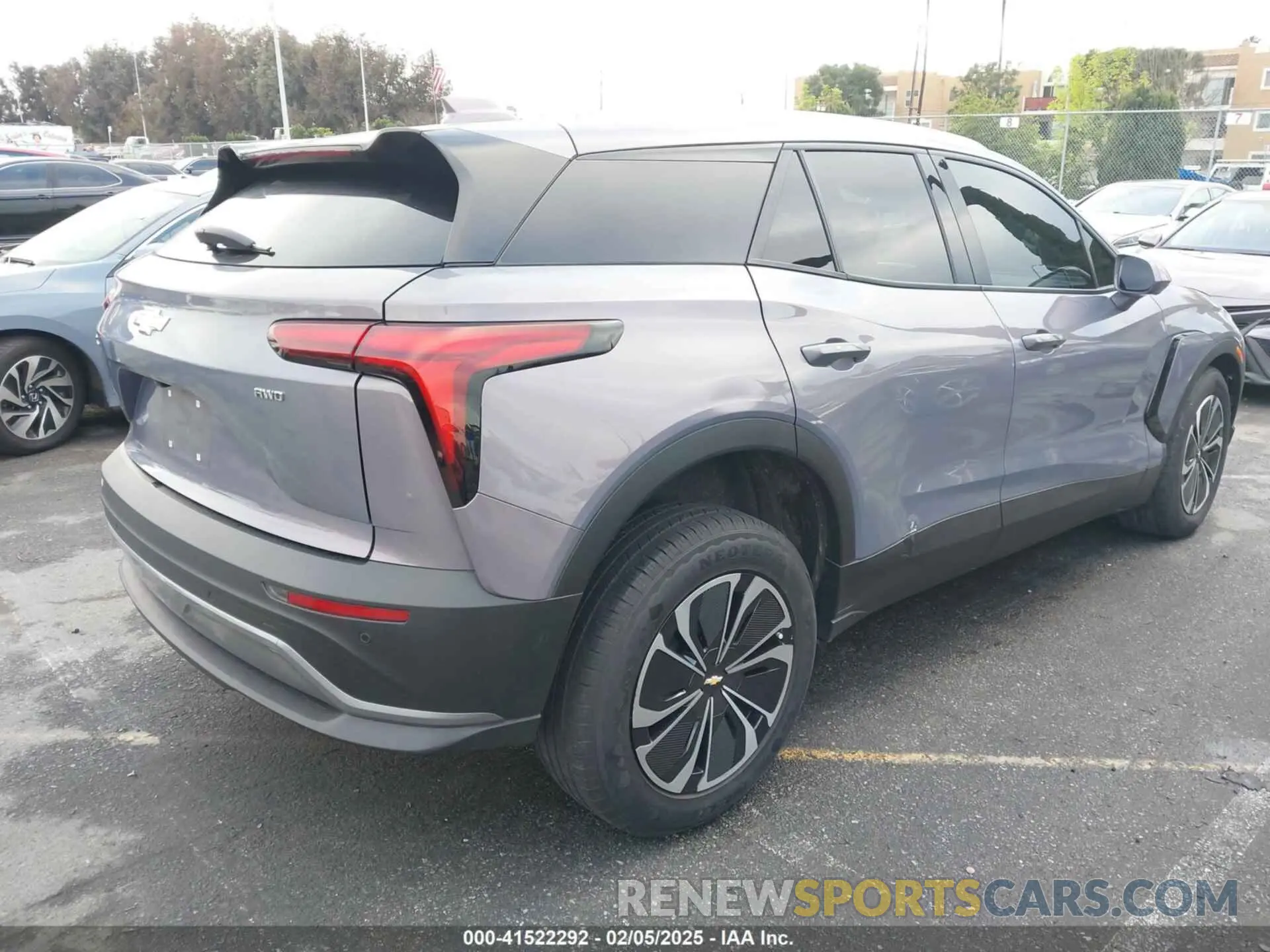 4 Photograph of a damaged car 3GNKDBRJ9RS219119 CHEVROLET BLAZER EV 2024