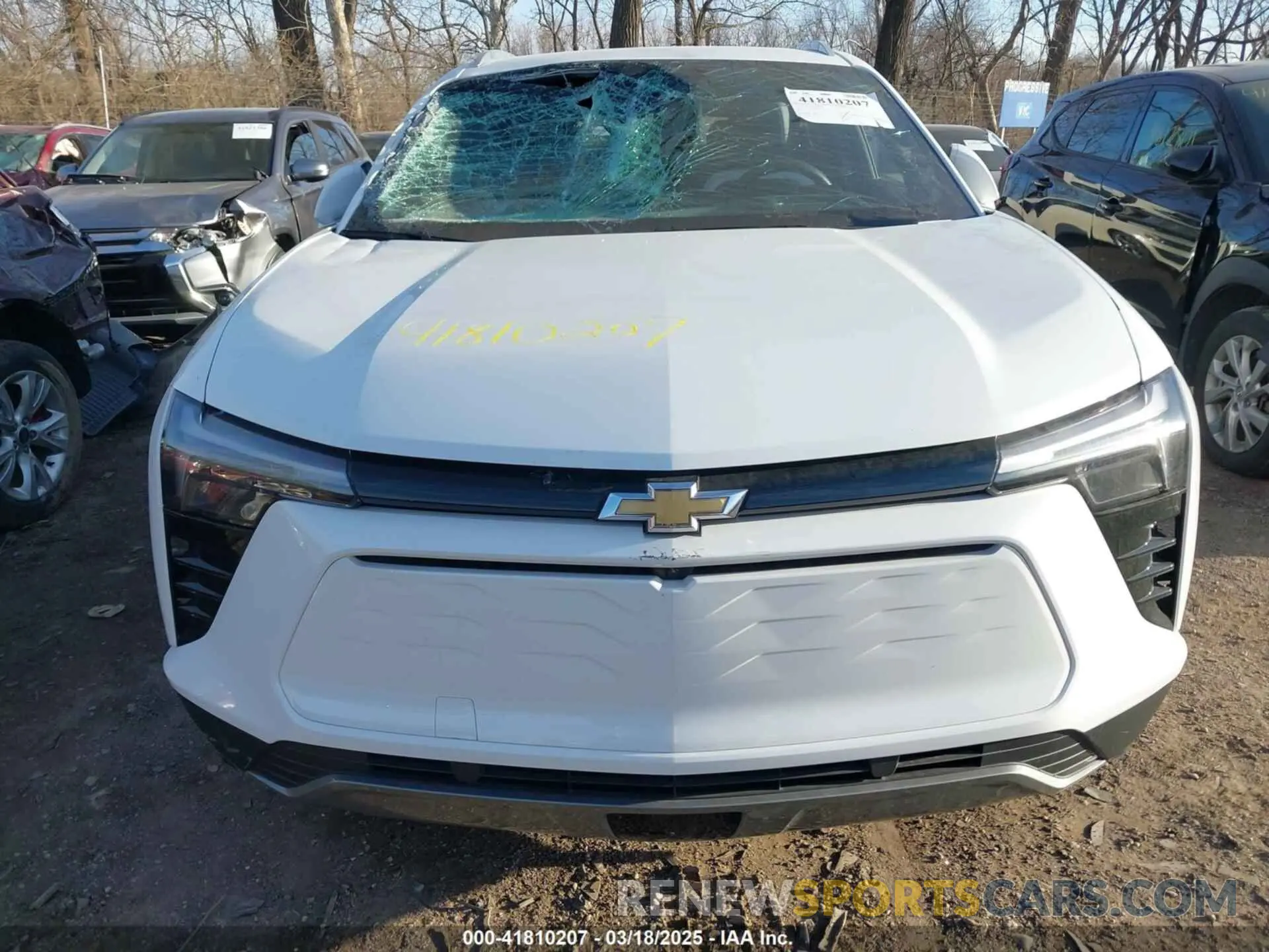 11 Photograph of a damaged car 3GNKDBRJXRS260469 CHEVROLET BLAZER EV 2024