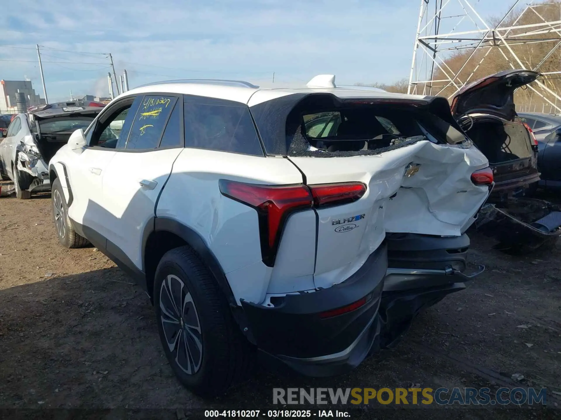 3 Photograph of a damaged car 3GNKDBRJXRS260469 CHEVROLET BLAZER EV 2024