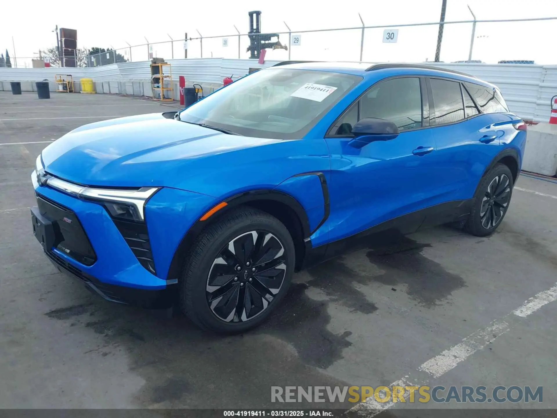 2 Photograph of a damaged car 3GNKDCRJ7RS186546 CHEVROLET BLAZER EV 2024