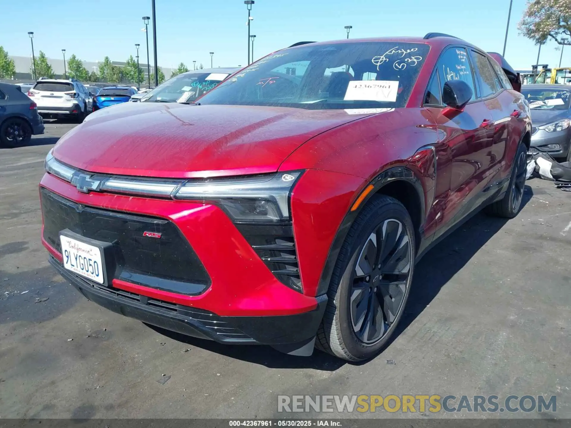 2 Photograph of a damaged car 3GNKDHRK0RS216511 CHEVROLET BLAZER EV 2024