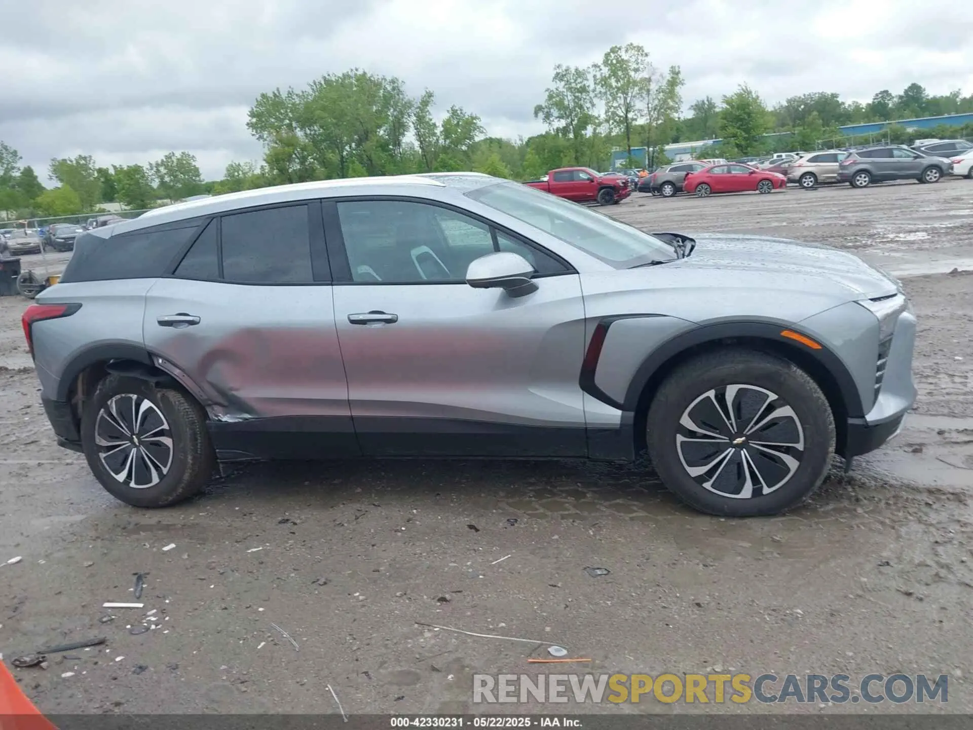 13 Photograph of a damaged car 3GNKDGRJ8SS133819 CHEVROLET BLAZER EV 2025