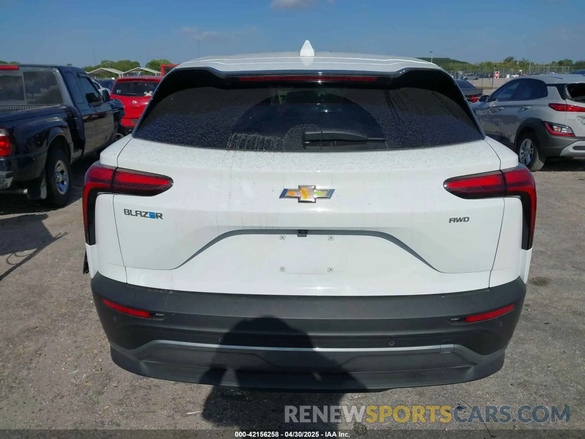 16 Photograph of a damaged car 3GNKDGRJ9SS116723 CHEVROLET BLAZER EV 2025