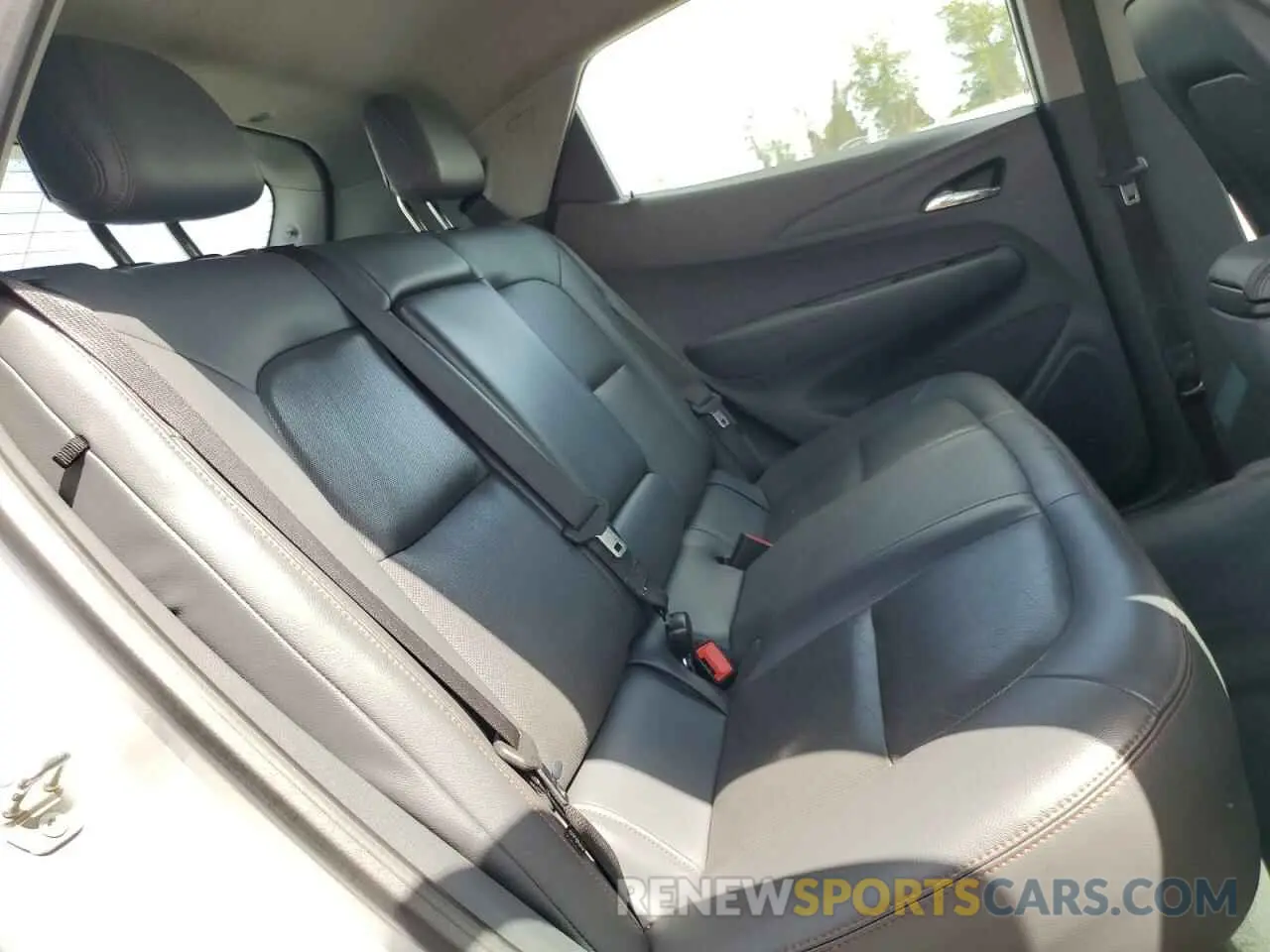 11 Photograph of a damaged car 1G1FZ6S01K4100404 CHEVROLET BOLT 2019