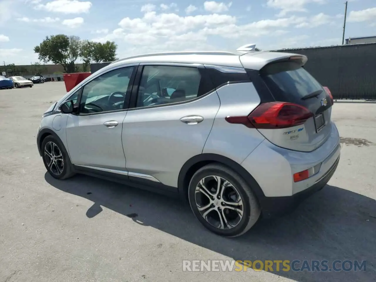 2 Photograph of a damaged car 1G1FZ6S01K4100404 CHEVROLET BOLT 2019