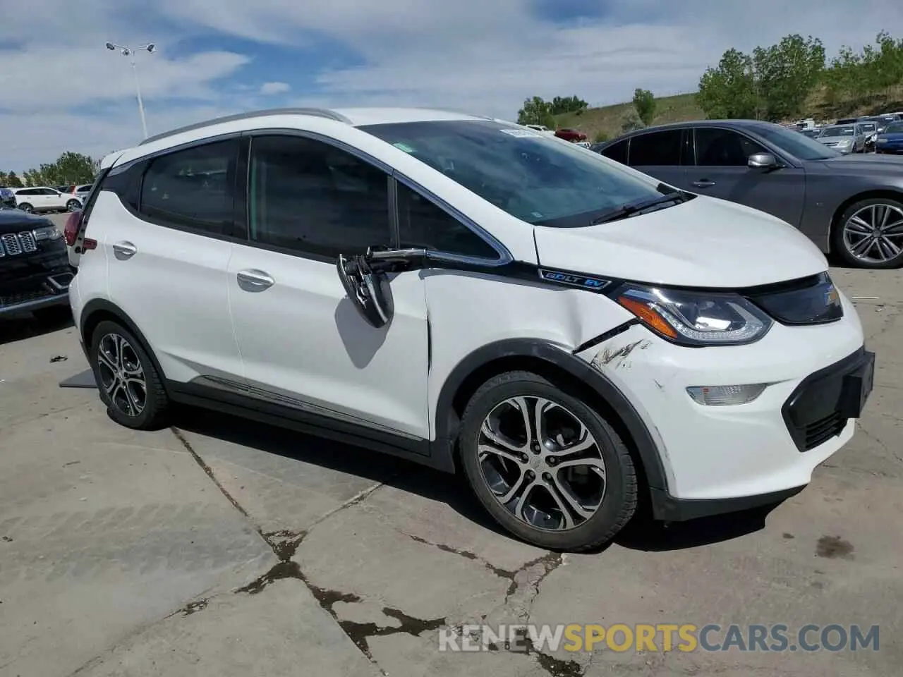 4 Photograph of a damaged car 1G1FZ6S08K4100819 CHEVROLET BOLT 2019