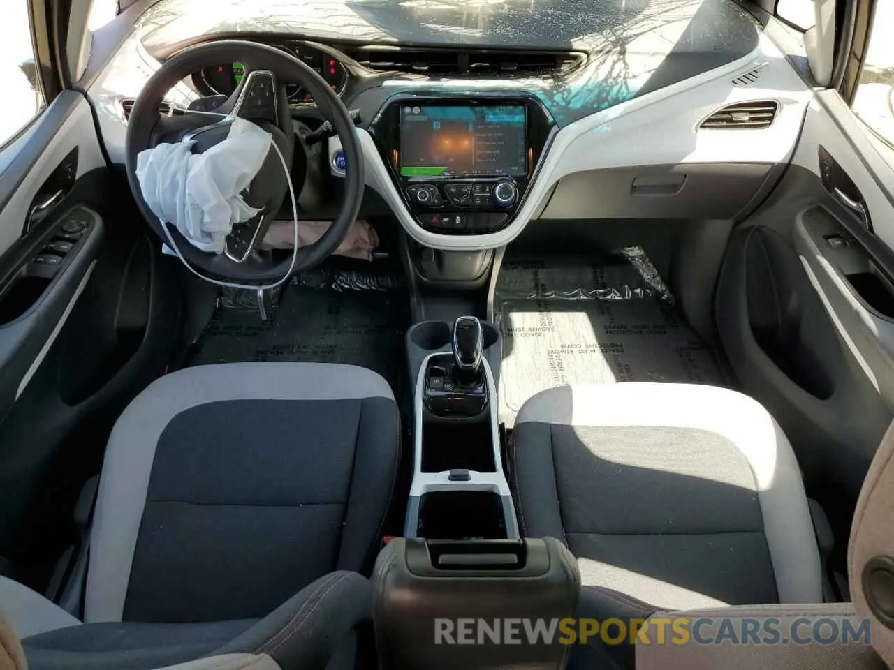 8 Photograph of a damaged car 1G1FW6S09L4112651 CHEVROLET BOLT 2020