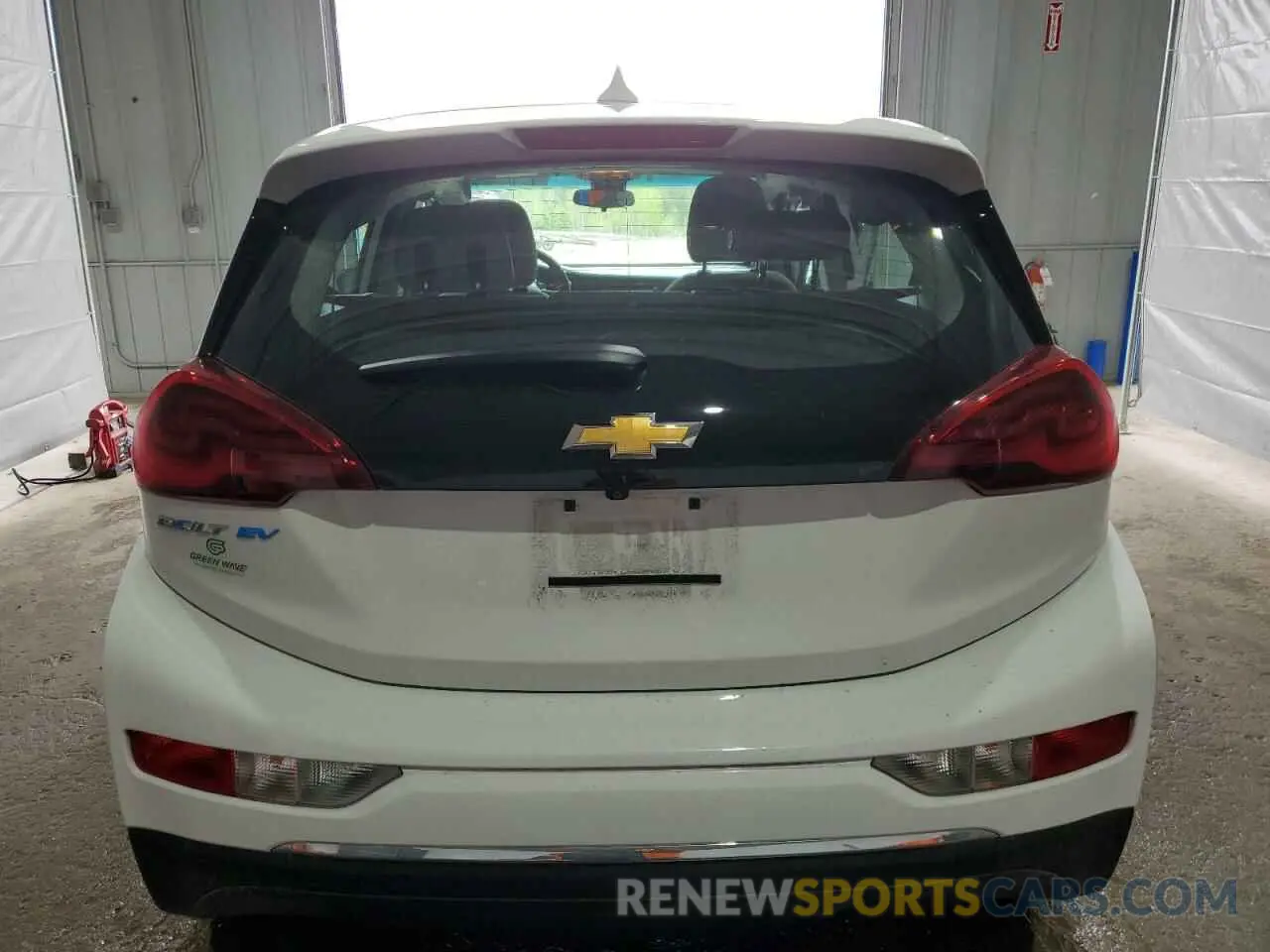 6 Photograph of a damaged car 1G1FW6S09L4131085 CHEVROLET BOLT 2020