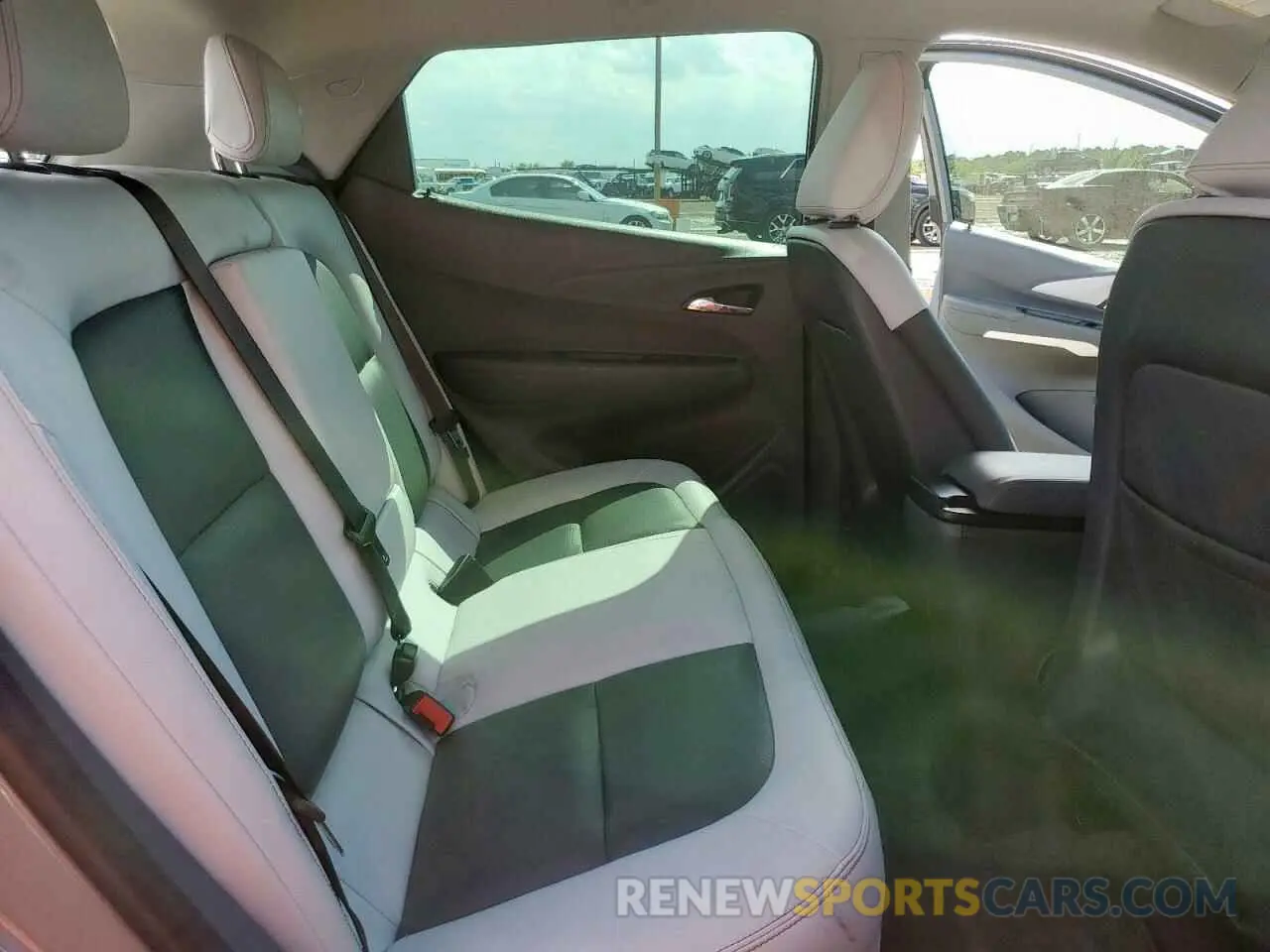10 Photograph of a damaged car 1G1FX6S06L4137097 CHEVROLET BOLT 2020