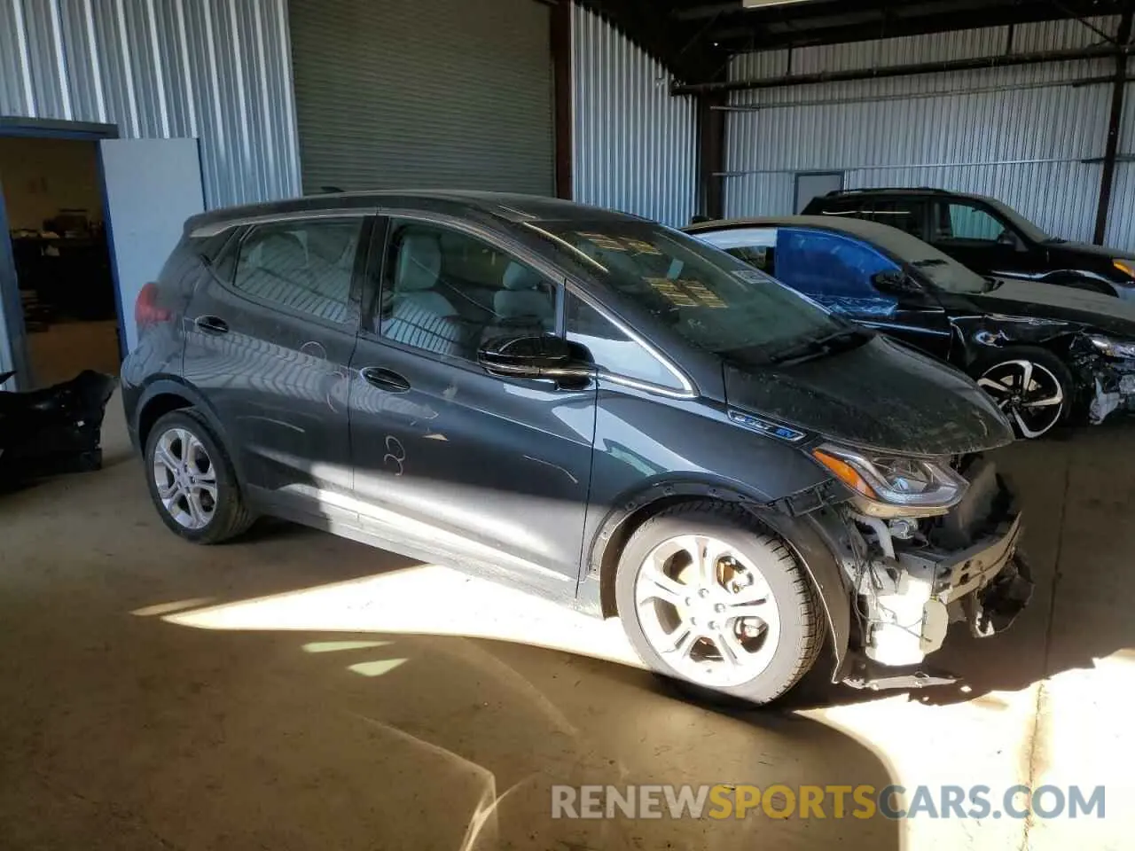4 Photograph of a damaged car 1G1FY6S01L4141328 CHEVROLET BOLT 2020