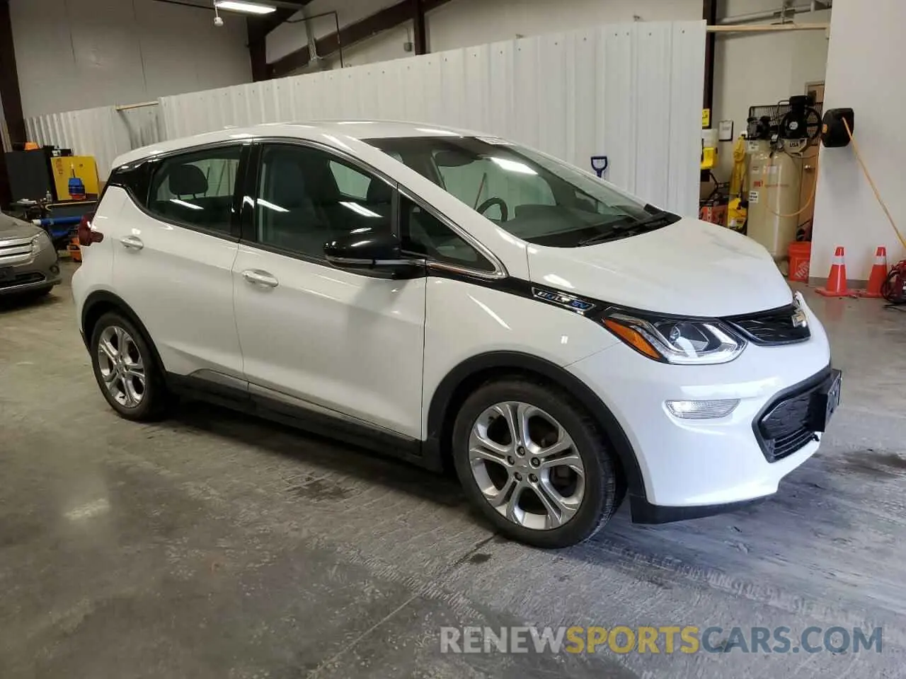 4 Photograph of a damaged car 1G1FY6S02L4114428 CHEVROLET BOLT 2020