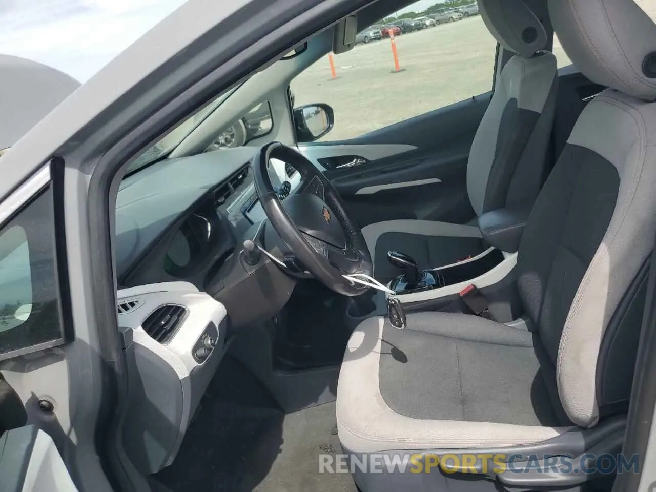 7 Photograph of a damaged car 1G1FY6S04L4106184 CHEVROLET BOLT 2020
