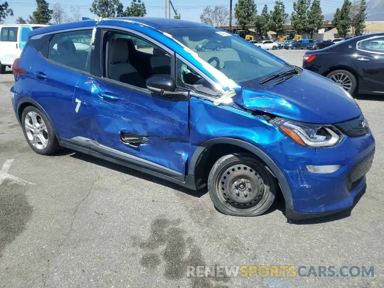 4 Photograph of a damaged car 1G1FY6S04L4142618 CHEVROLET BOLT 2020