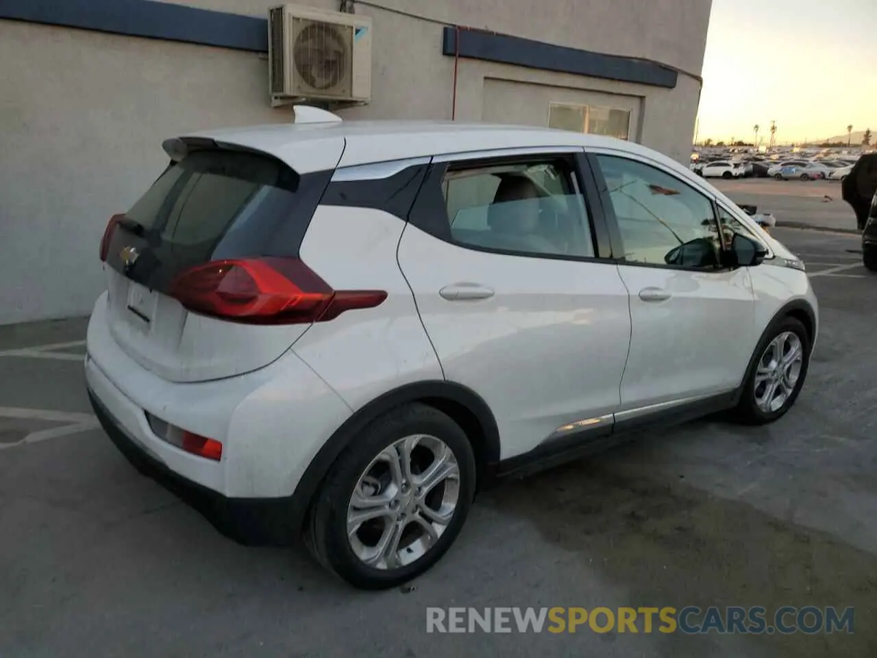 3 Photograph of a damaged car 1G1FY6S06L4148694 CHEVROLET BOLT 2020