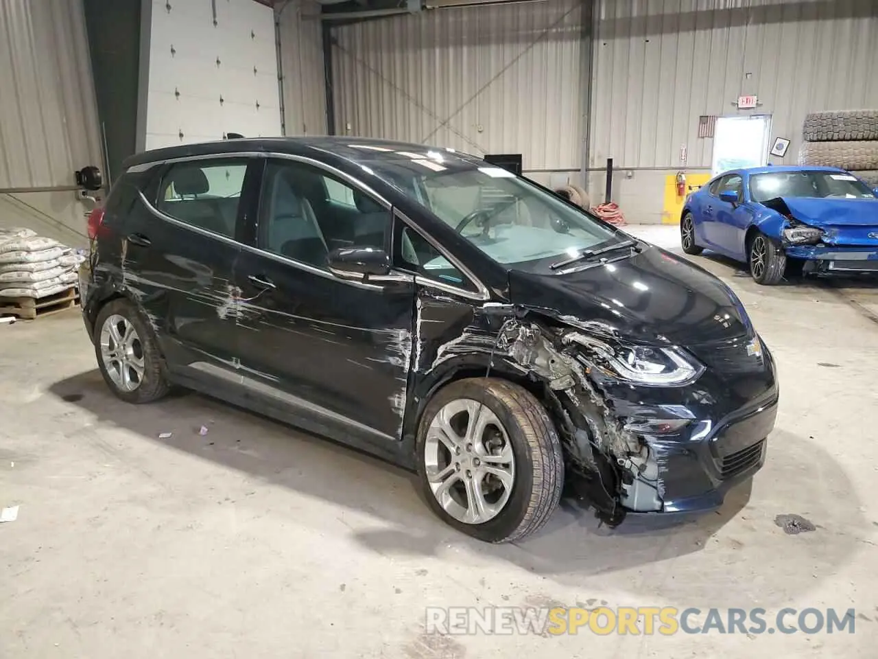 4 Photograph of a damaged car 1G1FY6S07L4117762 CHEVROLET BOLT 2020