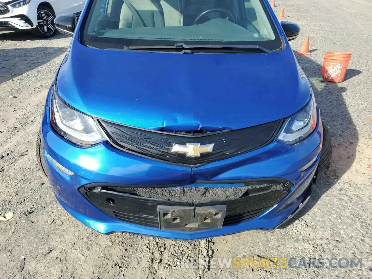 11 Photograph of a damaged car 1G1FY6S0XL4139349 CHEVROLET BOLT 2020