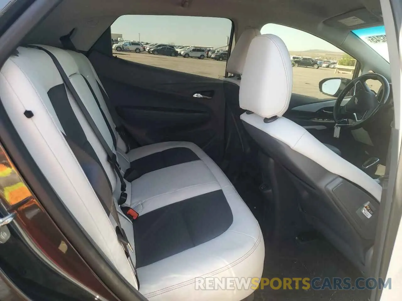 11 Photograph of a damaged car 1G1FZ6S02L4131727 CHEVROLET BOLT 2020
