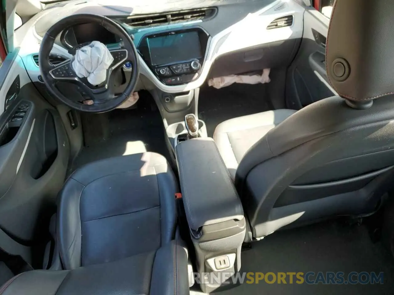 8 Photograph of a damaged car 1G1FZ6S04L4103928 CHEVROLET BOLT 2020