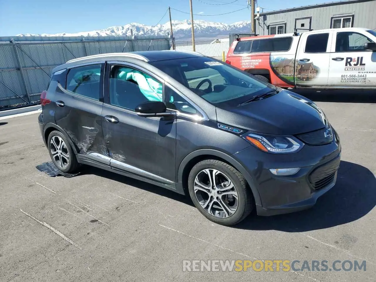 4 Photograph of a damaged car 1G1FZ6S09L4146015 CHEVROLET BOLT 2020