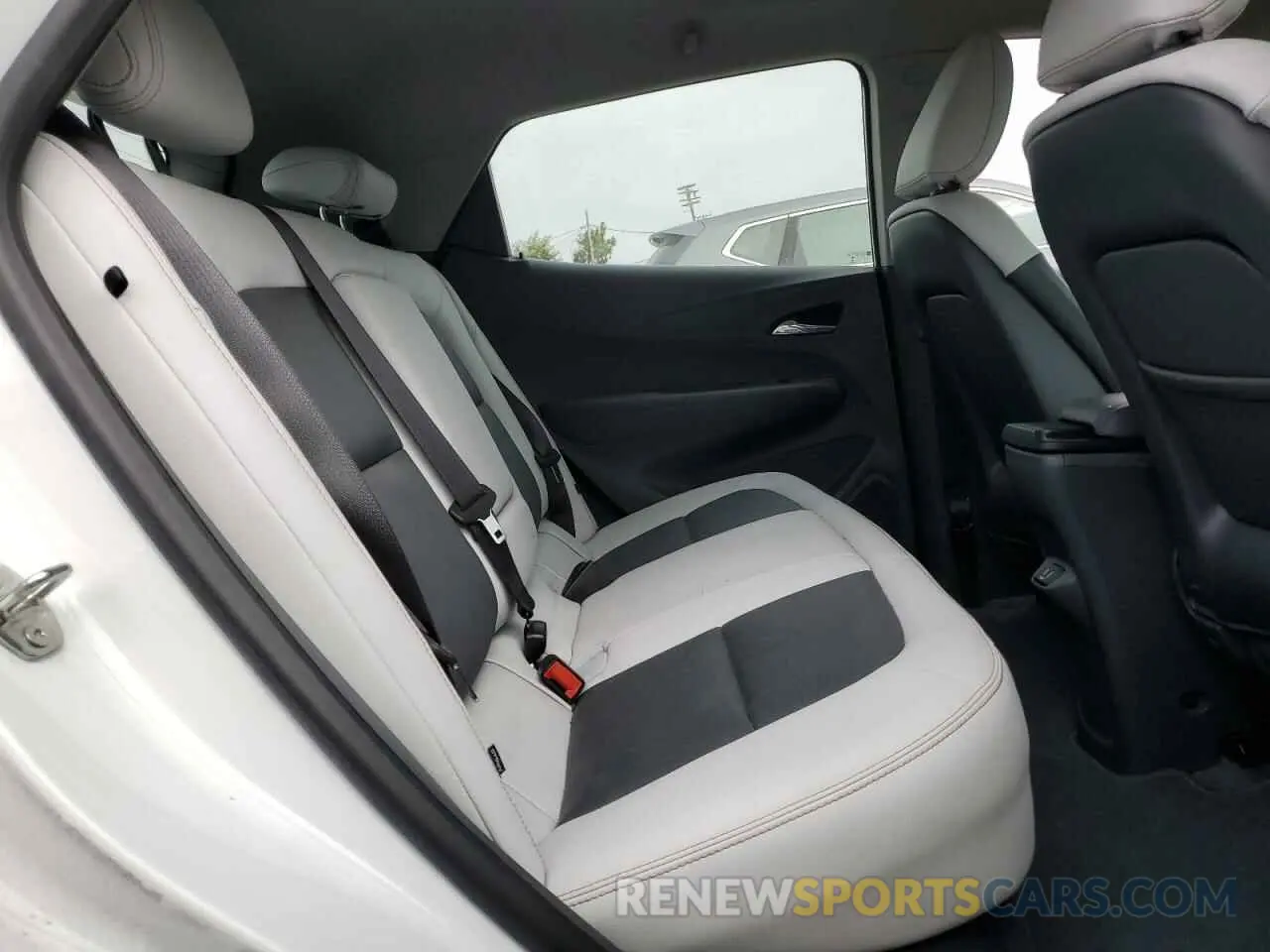 10 Photograph of a damaged car 1G1FZ6S04M4106586 CHEVROLET BOLT 2021
