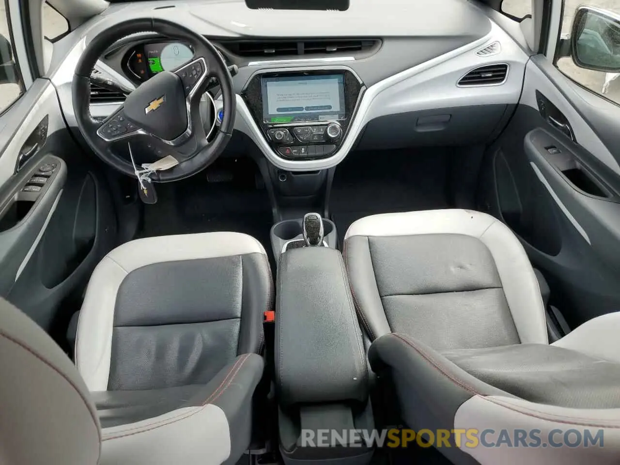 8 Photograph of a damaged car 1G1FZ6S04M4106586 CHEVROLET BOLT 2021