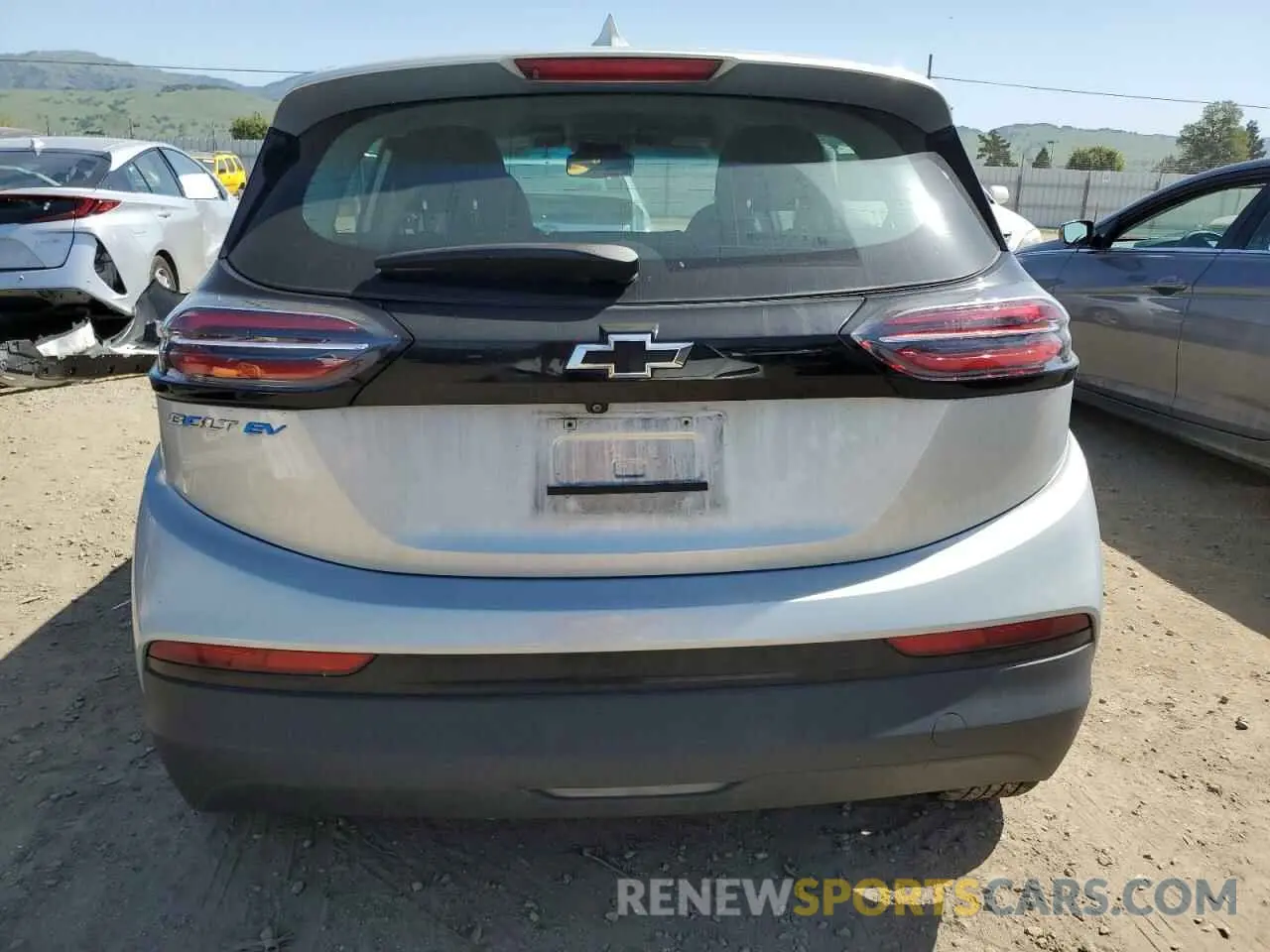 6 Photograph of a damaged car 1G1FW6S00N4100861 CHEVROLET BOLT 2022