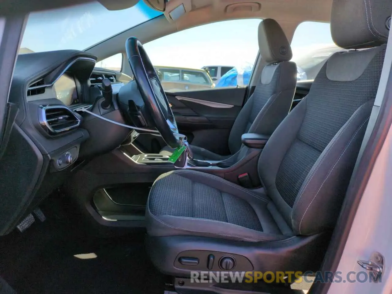 7 Photograph of a damaged car 1G1FW6S09N4101975 CHEVROLET BOLT 2022