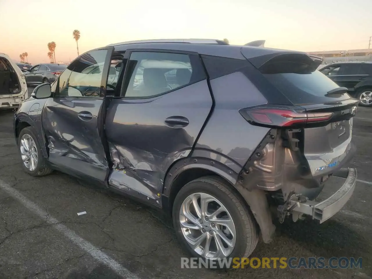 2 Photograph of a damaged car 1G1FY6S00N4119923 CHEVROLET BOLT 2022