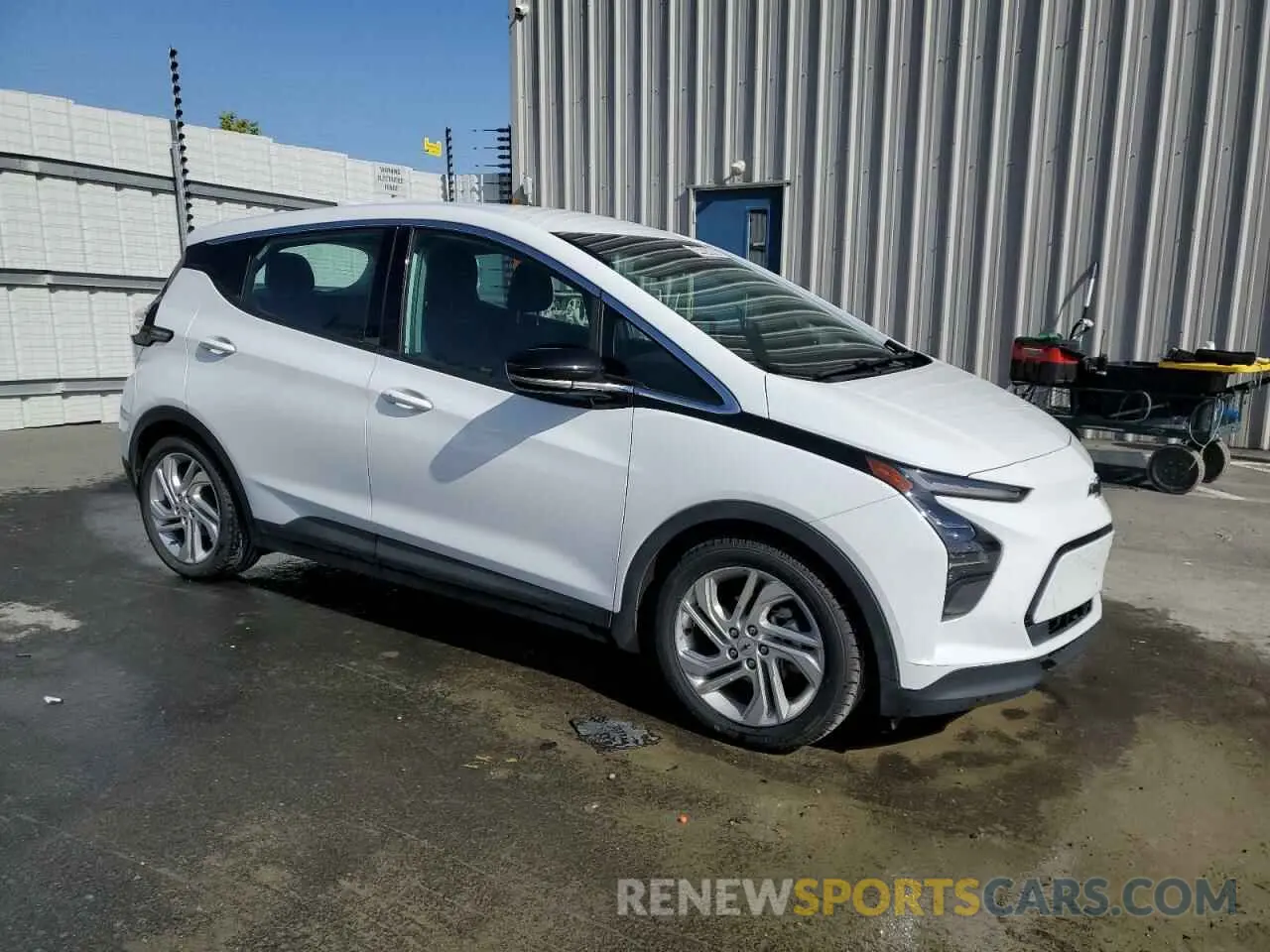 4 Photograph of a damaged car 1G1FW6S00P4179533 CHEVROLET BOLT 2023
