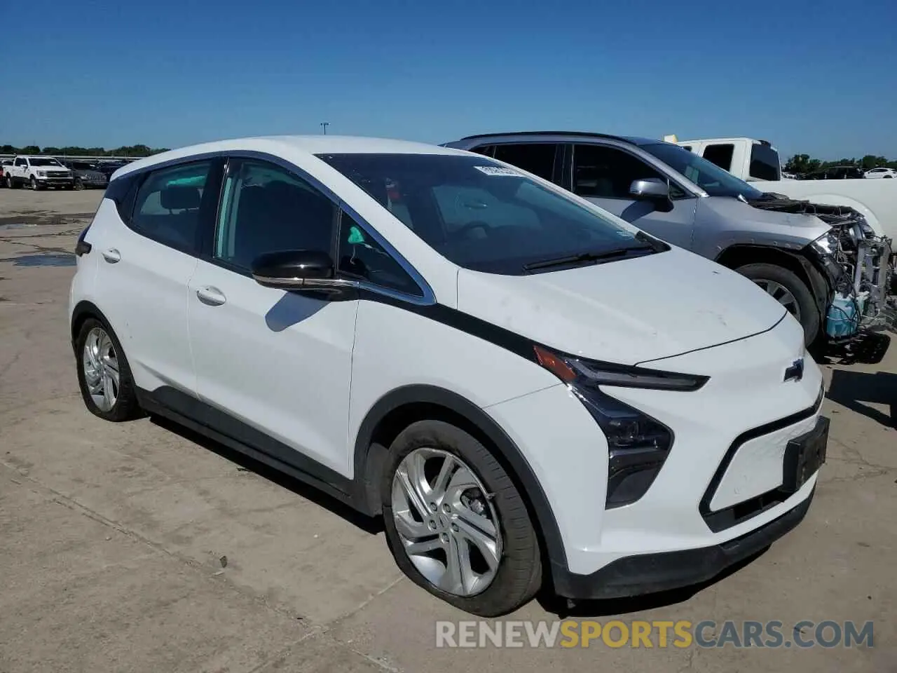 4 Photograph of a damaged car 1G1FW6S02P4170865 CHEVROLET BOLT 2023