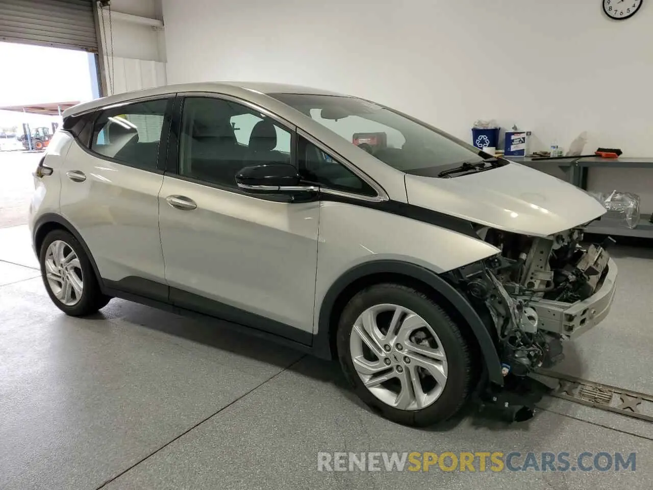 4 Photograph of a damaged car 1G1FW6S09P4200041 CHEVROLET BOLT 2023