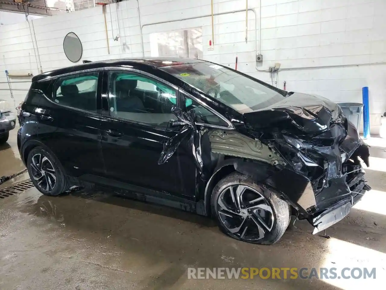 4 Photograph of a damaged car 1G1FX6S0XP4192688 CHEVROLET BOLT 2023