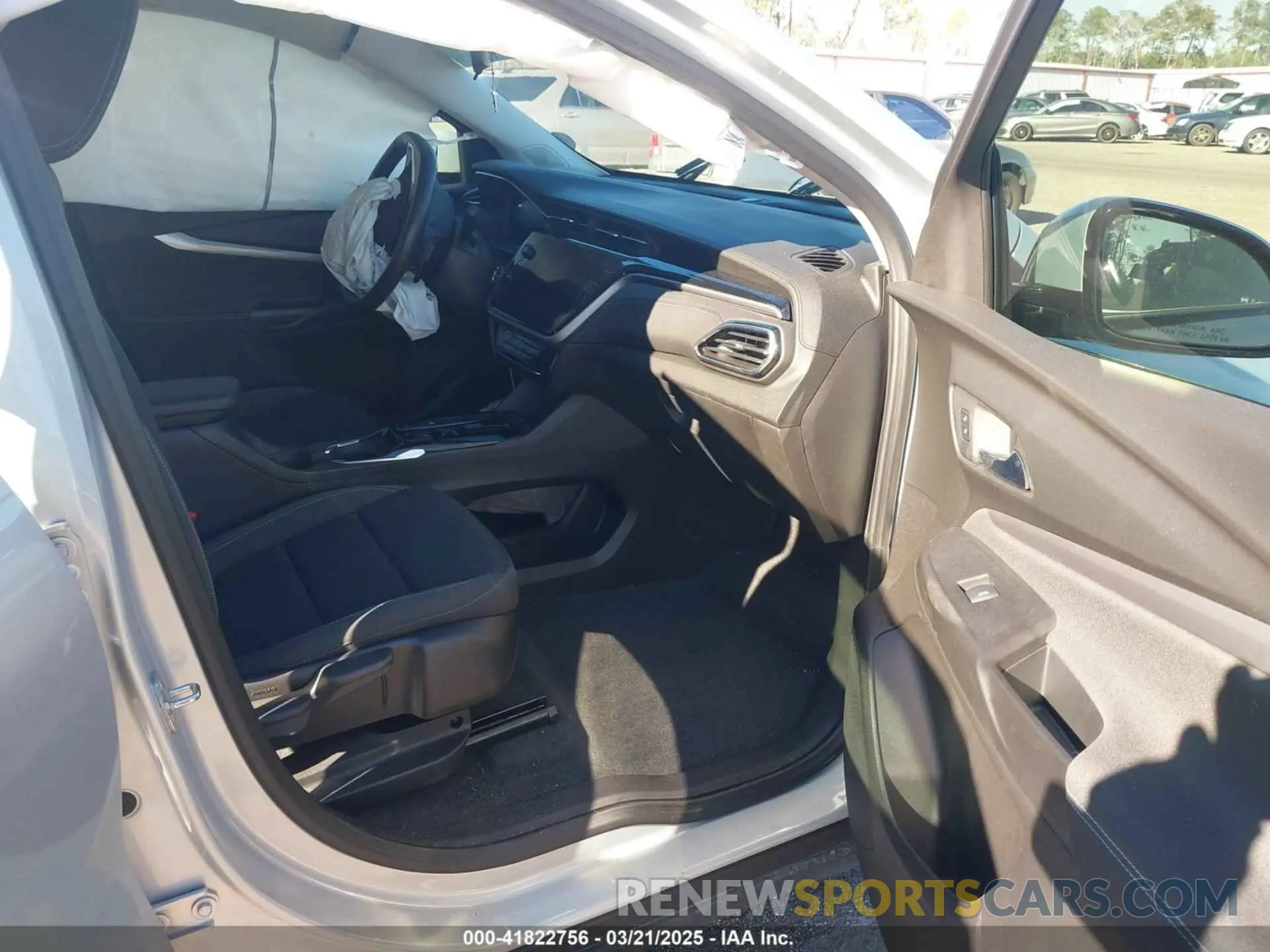 5 Photograph of a damaged car 1G1FY6S01N4112706 CHEVROLET BOLT EUV 2022