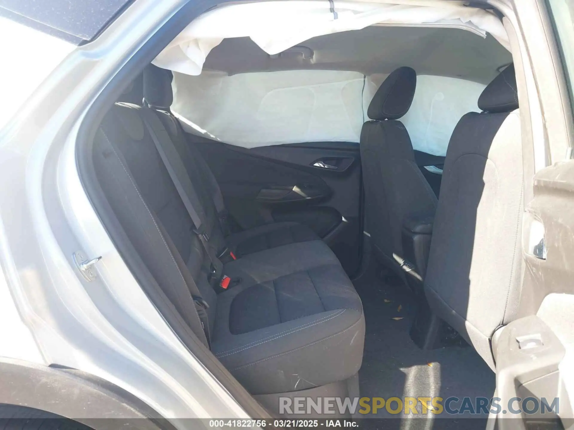 8 Photograph of a damaged car 1G1FY6S01N4112706 CHEVROLET BOLT EUV 2022