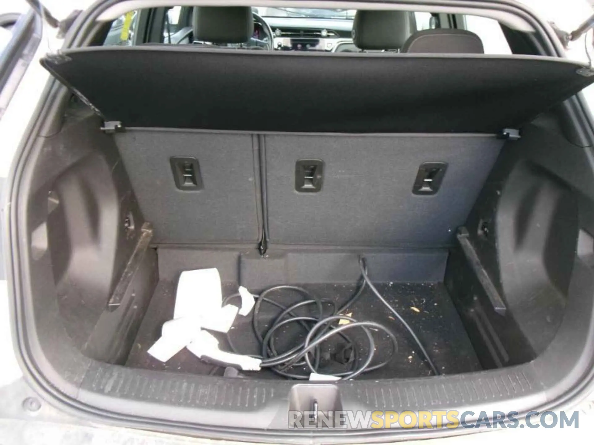 7 Photograph of a damaged car 1G1FY6S01N4125097 CHEVROLET BOLT EUV 2022