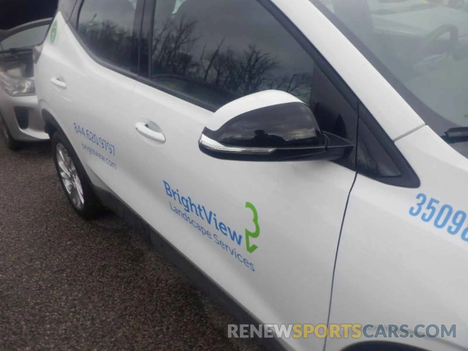 8 Photograph of a damaged car 1G1FY6S02N4125559 CHEVROLET BOLT EUV 2022