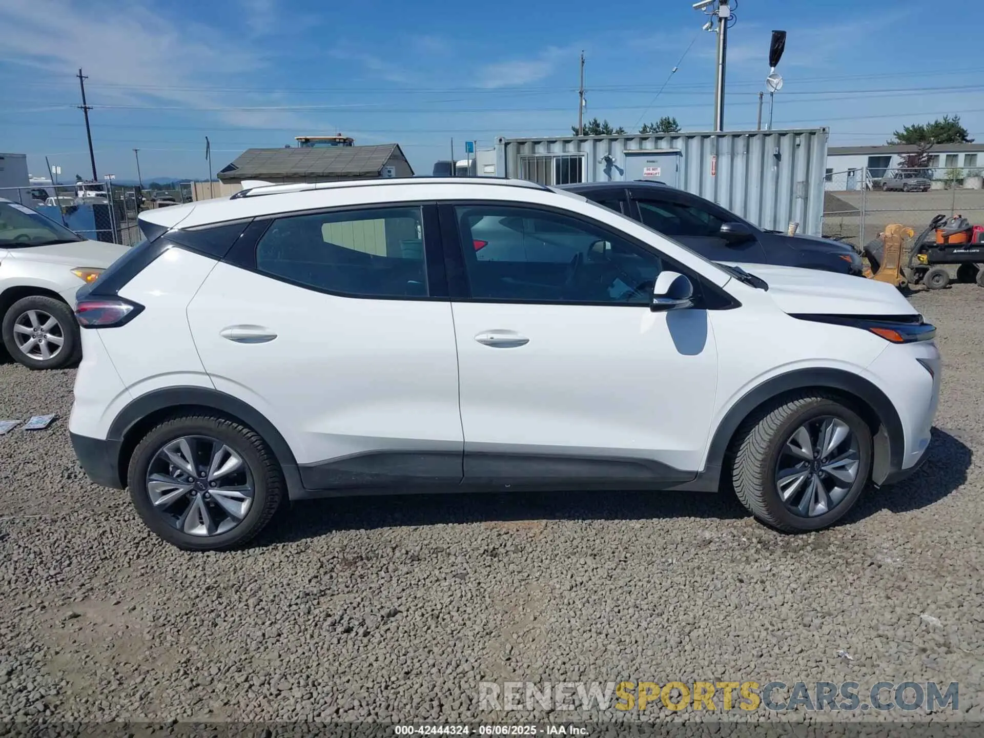 13 Photograph of a damaged car 1G1FY6S02N4135704 CHEVROLET BOLT EUV 2022