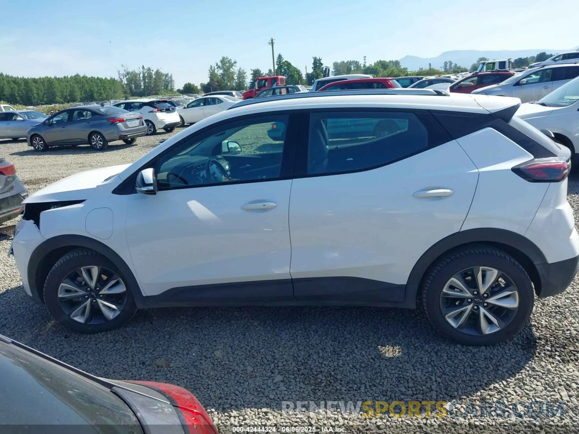 14 Photograph of a damaged car 1G1FY6S02N4135704 CHEVROLET BOLT EUV 2022