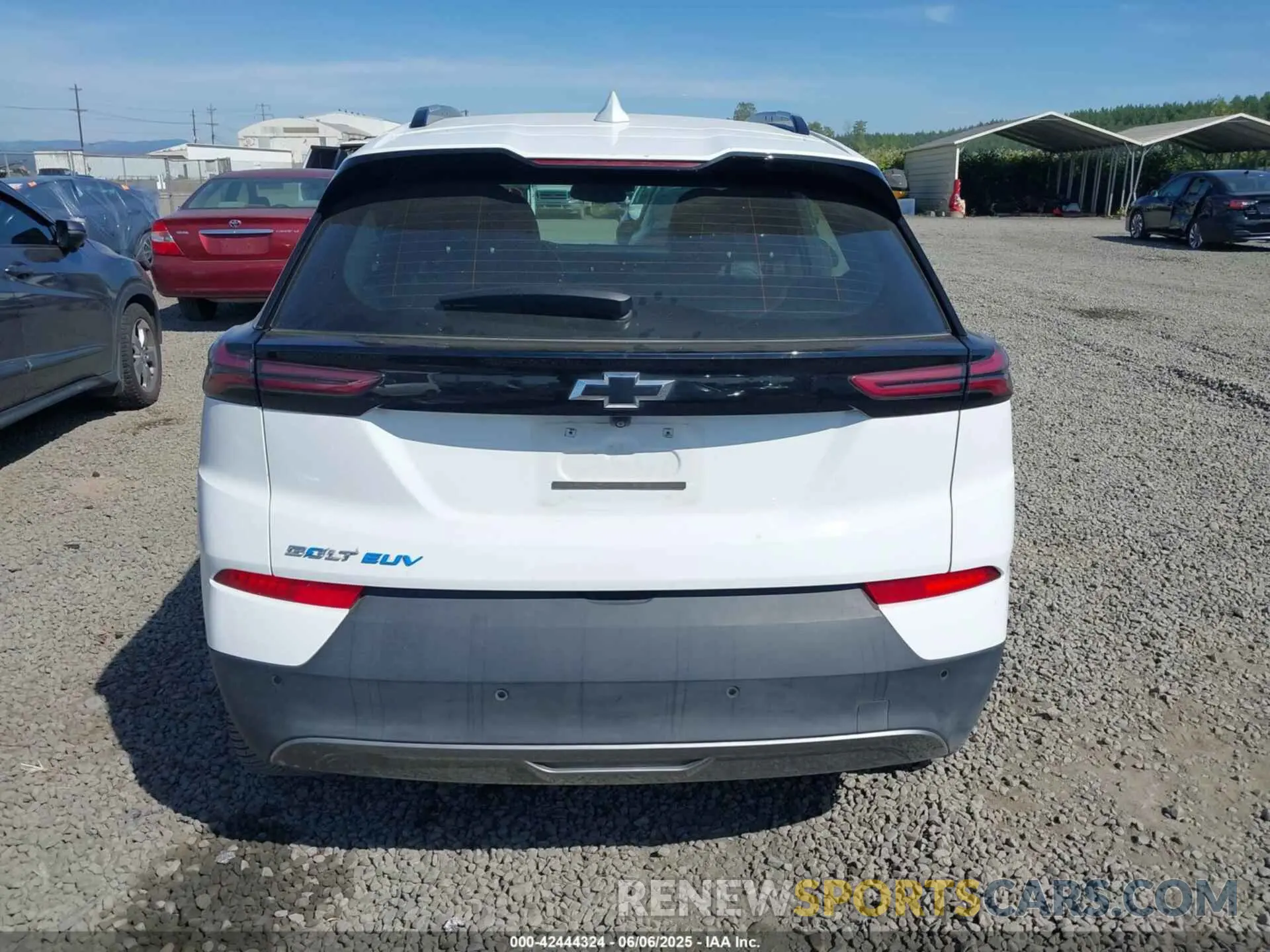 16 Photograph of a damaged car 1G1FY6S02N4135704 CHEVROLET BOLT EUV 2022