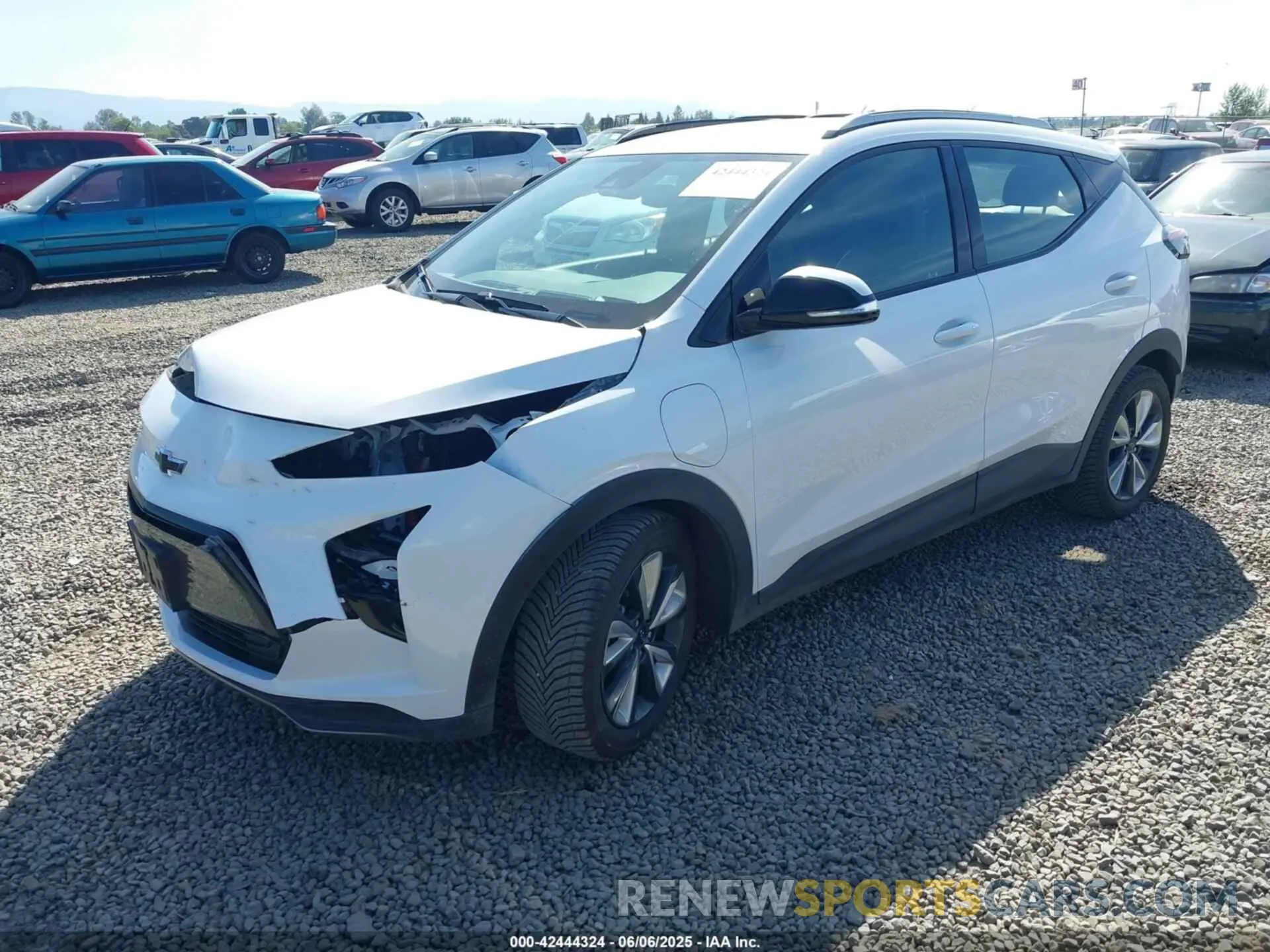 2 Photograph of a damaged car 1G1FY6S02N4135704 CHEVROLET BOLT EUV 2022