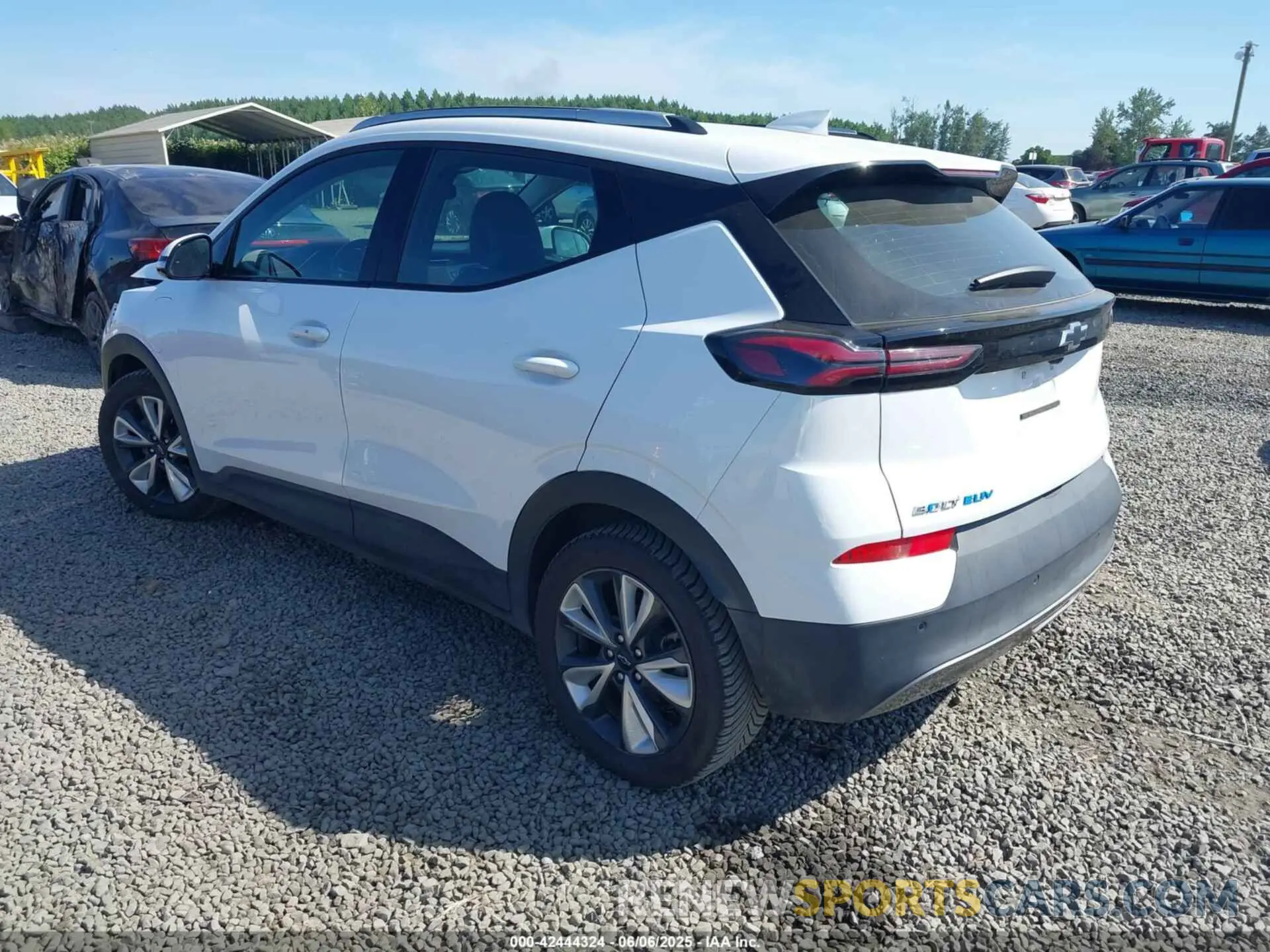 3 Photograph of a damaged car 1G1FY6S02N4135704 CHEVROLET BOLT EUV 2022