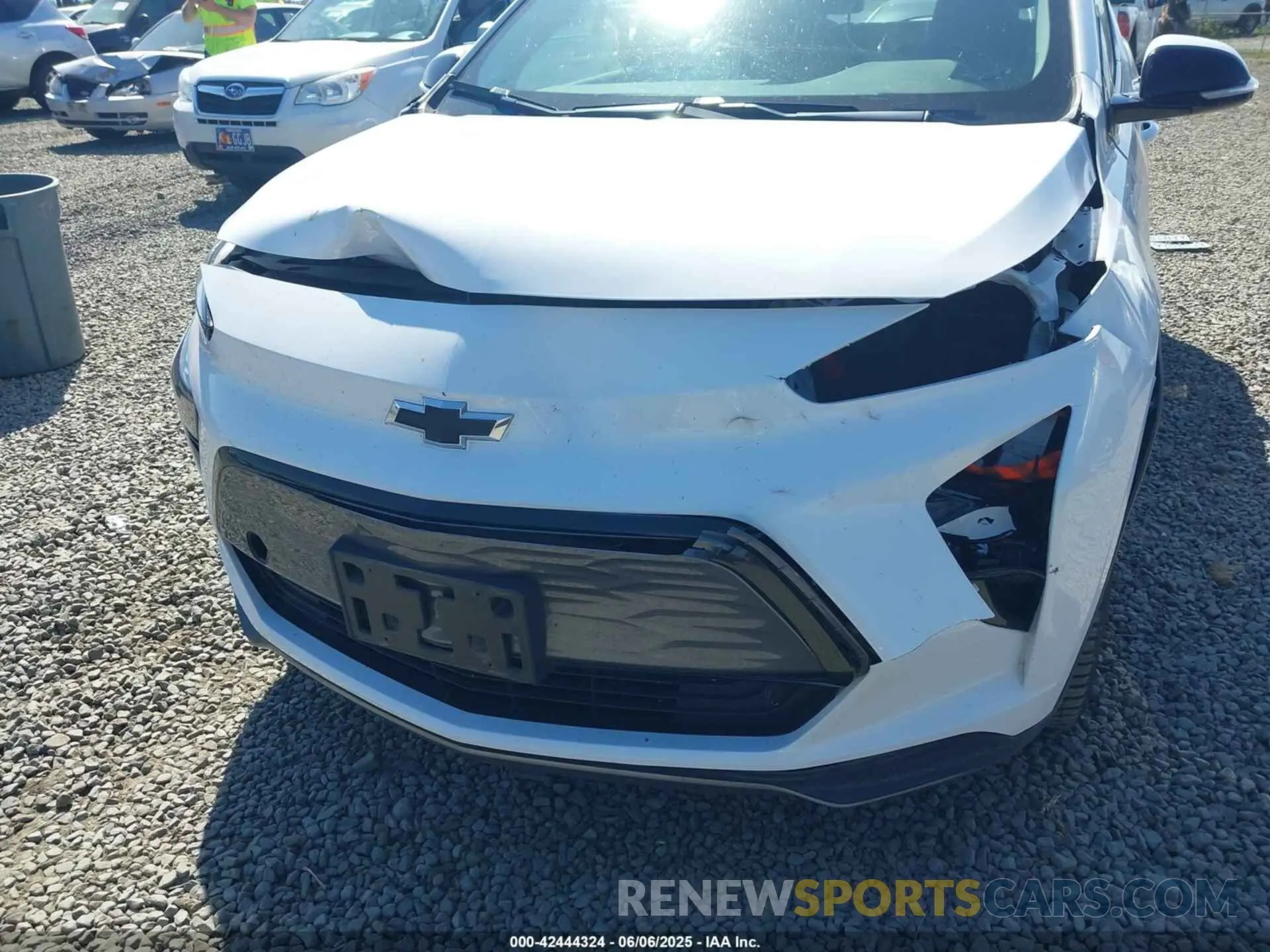 6 Photograph of a damaged car 1G1FY6S02N4135704 CHEVROLET BOLT EUV 2022