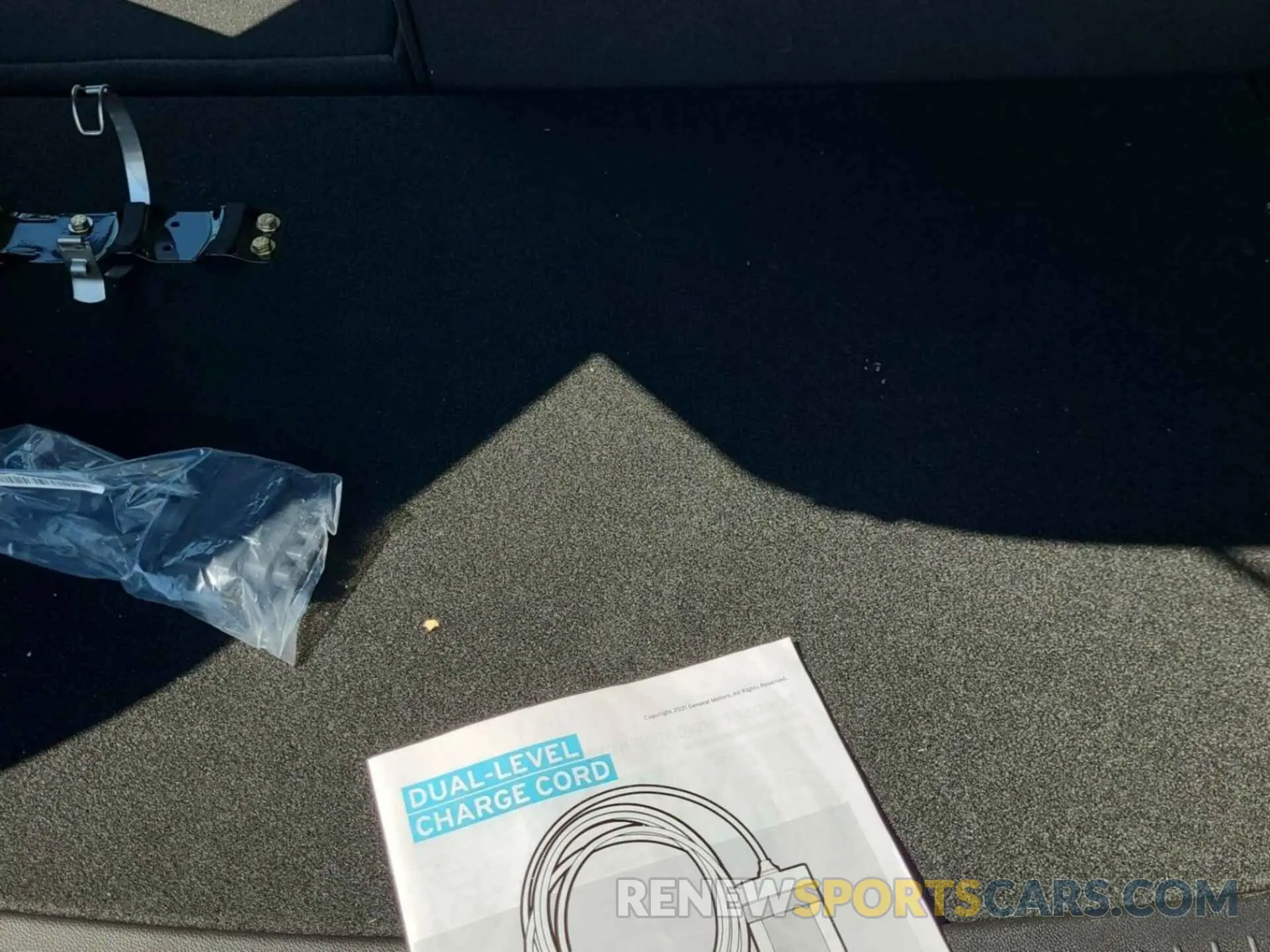 11 Photograph of a damaged car 1G1FY6S04N4117835 CHEVROLET BOLT EUV 2022