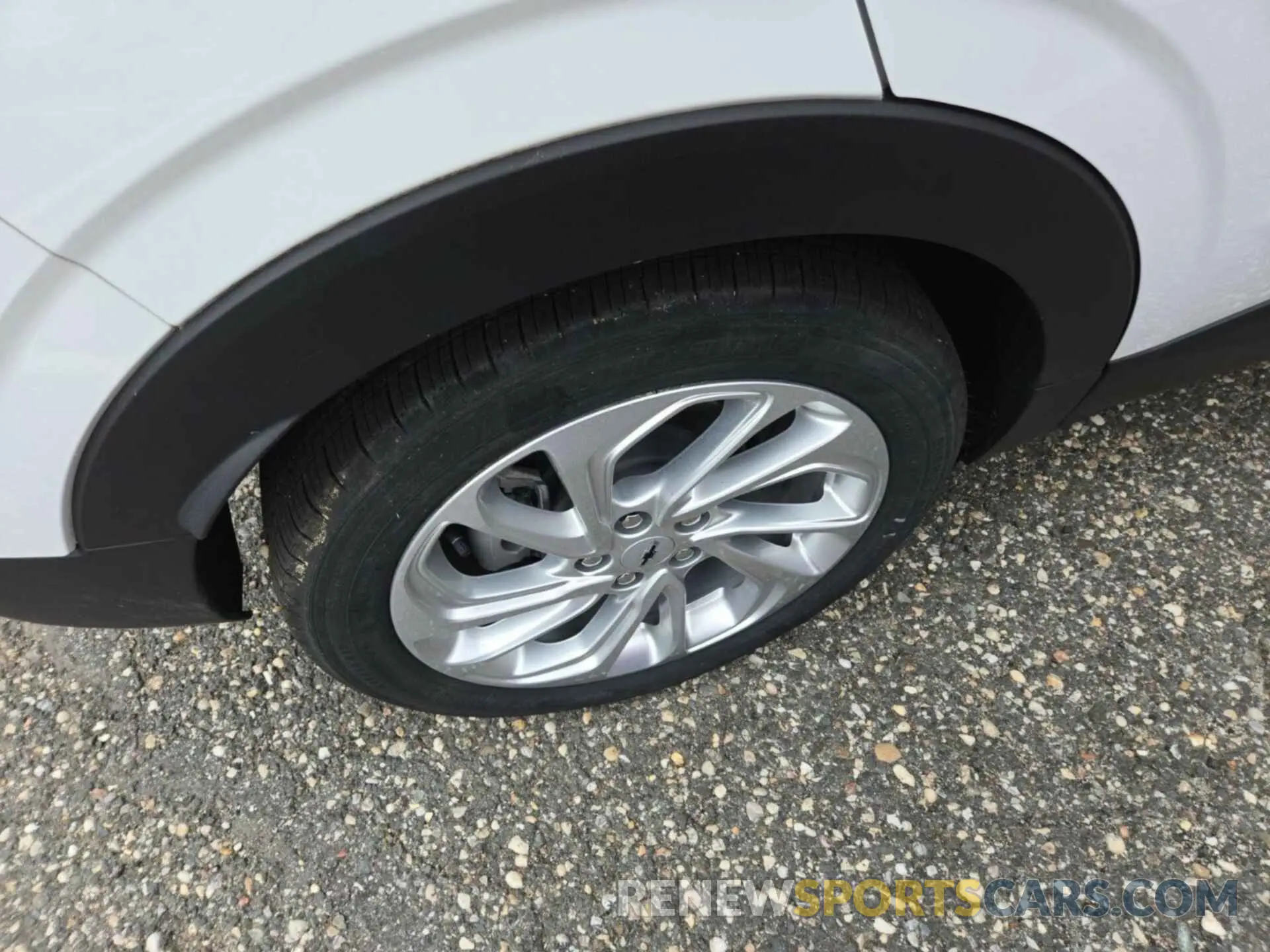 13 Photograph of a damaged car 1G1FY6S04N4117835 CHEVROLET BOLT EUV 2022