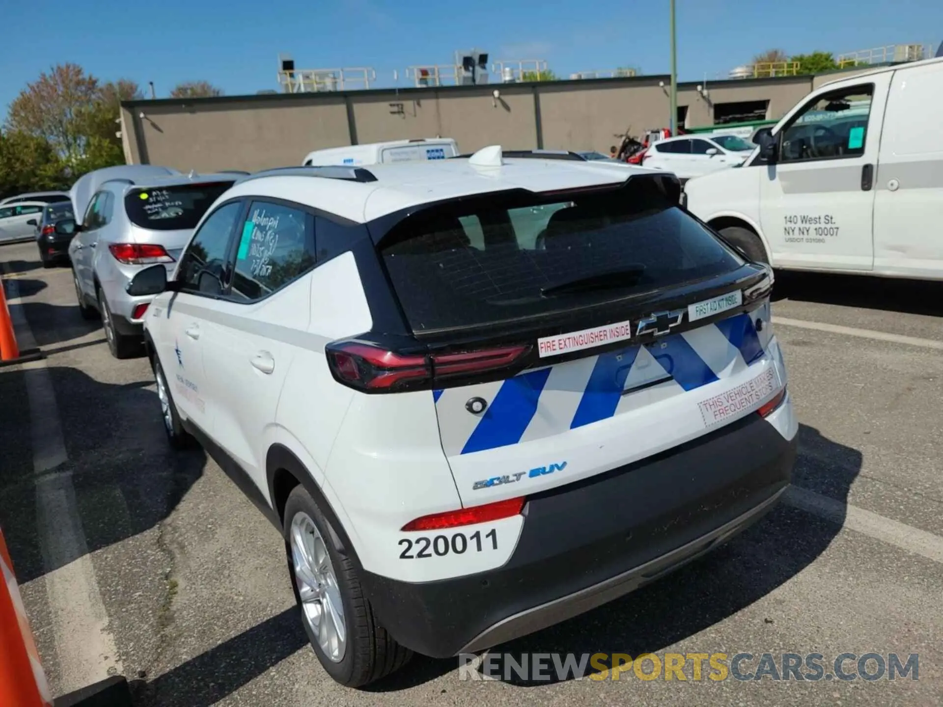 22 Photograph of a damaged car 1G1FY6S04N4117835 CHEVROLET BOLT EUV 2022