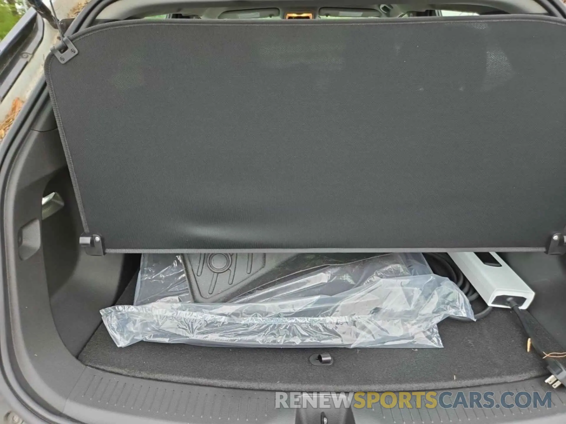 5 Photograph of a damaged car 1G1FY6S04N4117835 CHEVROLET BOLT EUV 2022